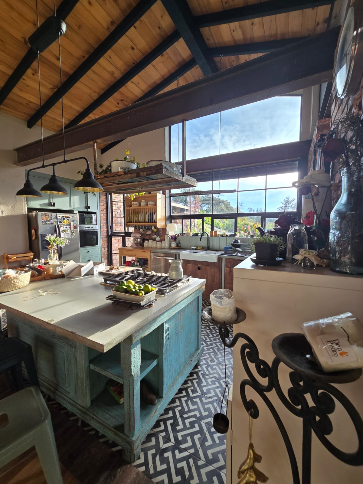4BR Modern Country House with Private Nature Reserve | El Retiro