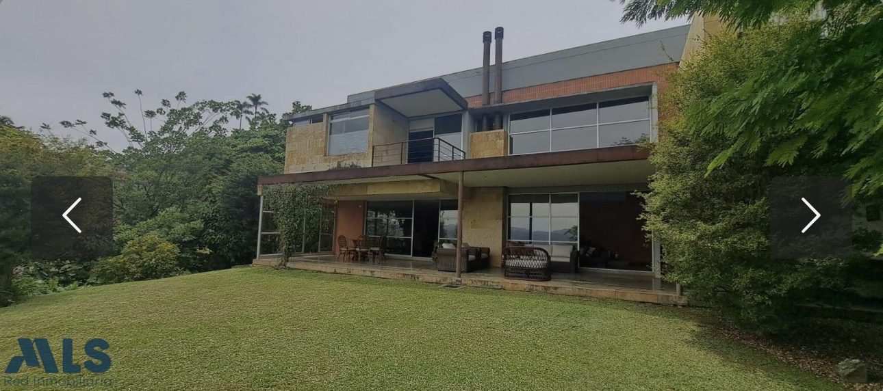 5BR Gated Community Home with Private Lot and Views | El Poblado