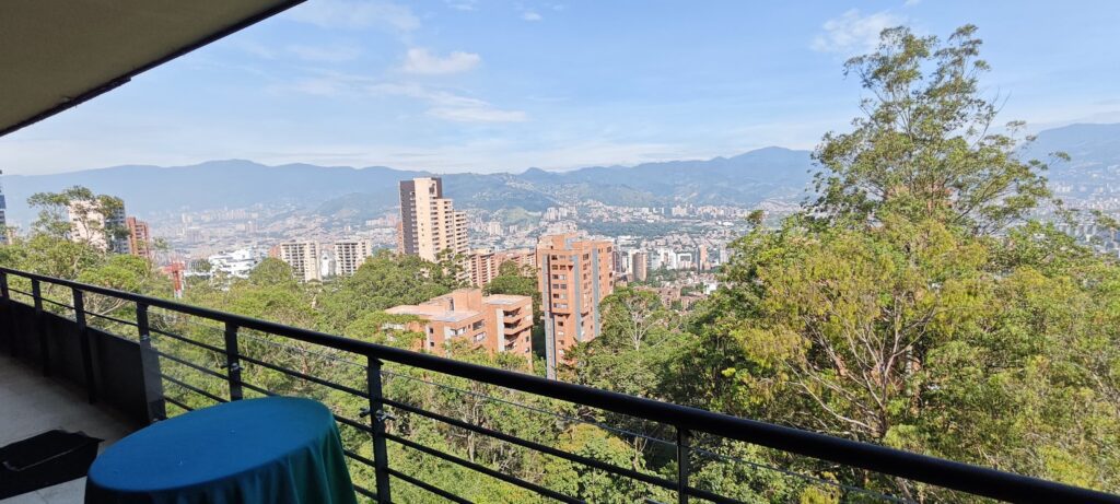 2BR Unit in Prime Location With Stunning Views | El Poblado
