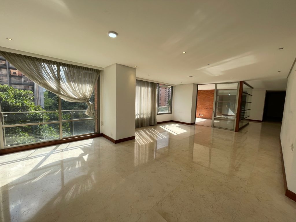 Size Matters – 3400 sq ft Modern El Poblado Condo (Steps from Provenza) with Top Finishing´s, Terrazzo & Island Kitchen