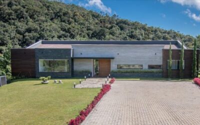 title House In The Trees; Unbelievable Modern Construction Home in El Retiro Surrounded By Lush Forest