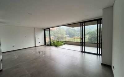 Perfect For A Digital Nomad; Brand New, Quiet, 15th Floor El Poblado Bachelor Pad With Private Terrace and Co-Working Space