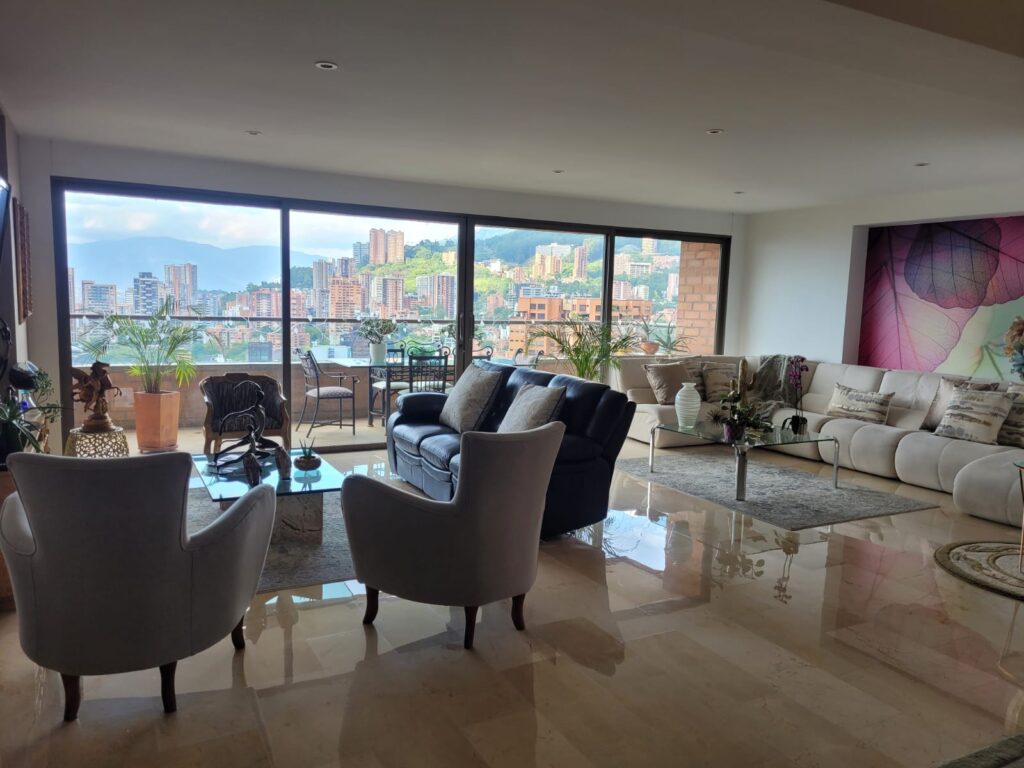 An 11 Minute Walk To Provenza With Spectacular Views; 3BR El Poblado Apartment With Complete Amenities and Three Balconies
