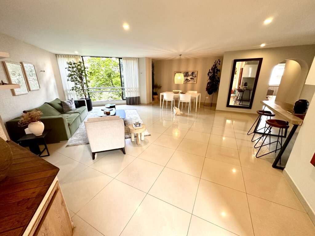 Price Reduced! El Poblado Serenity – Completely Remodeled 4BR Apartment Walkable To Provenza With Green Views and Nearby Babbling Brook