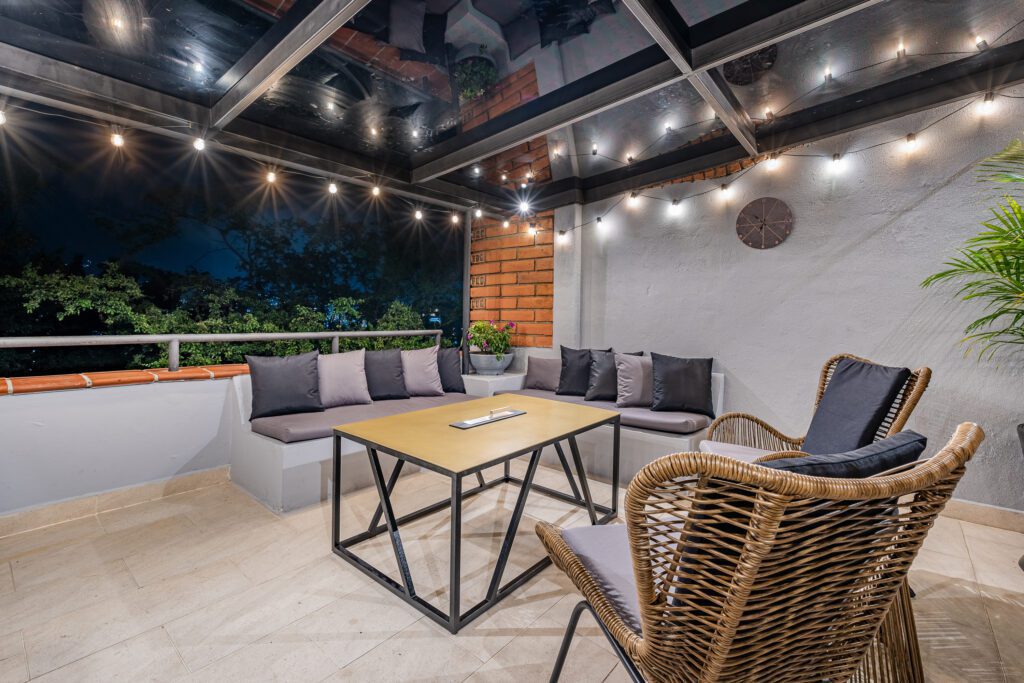 Price Reduced! 4BR El Poblado Duplex Penthouse – High Ceilings, Modern Design, and Great Location For Travelers