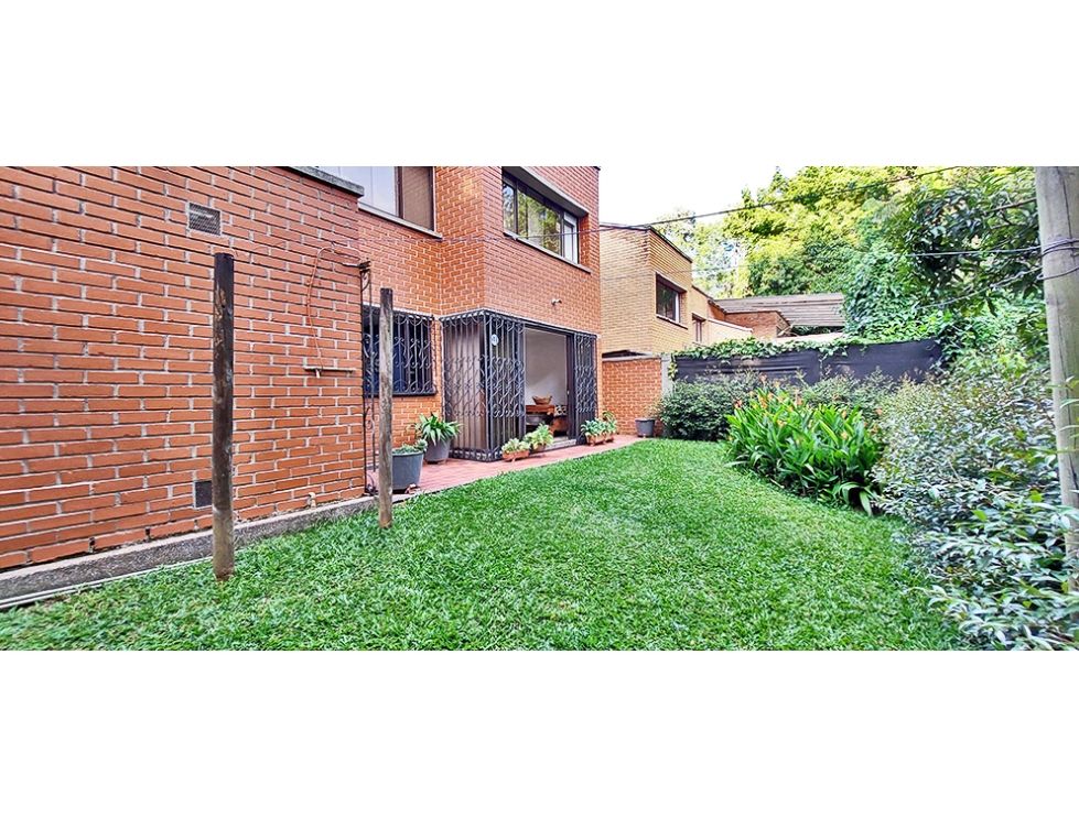 Three-Level El Poblado Townhome With Backyard Space and High Ceilings Just Outside The Golden Mile