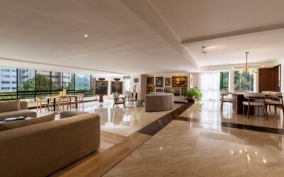title Remodeled 3BR San Lucas (El Poblado) Apartment With Open Spaces, Green Views, and Additional Office Space