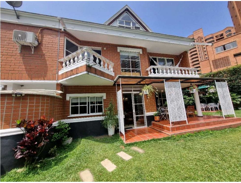Three Level, Corner Unit Gated Community Home In El Poblado With High Ceilings and Hardwood Flooring