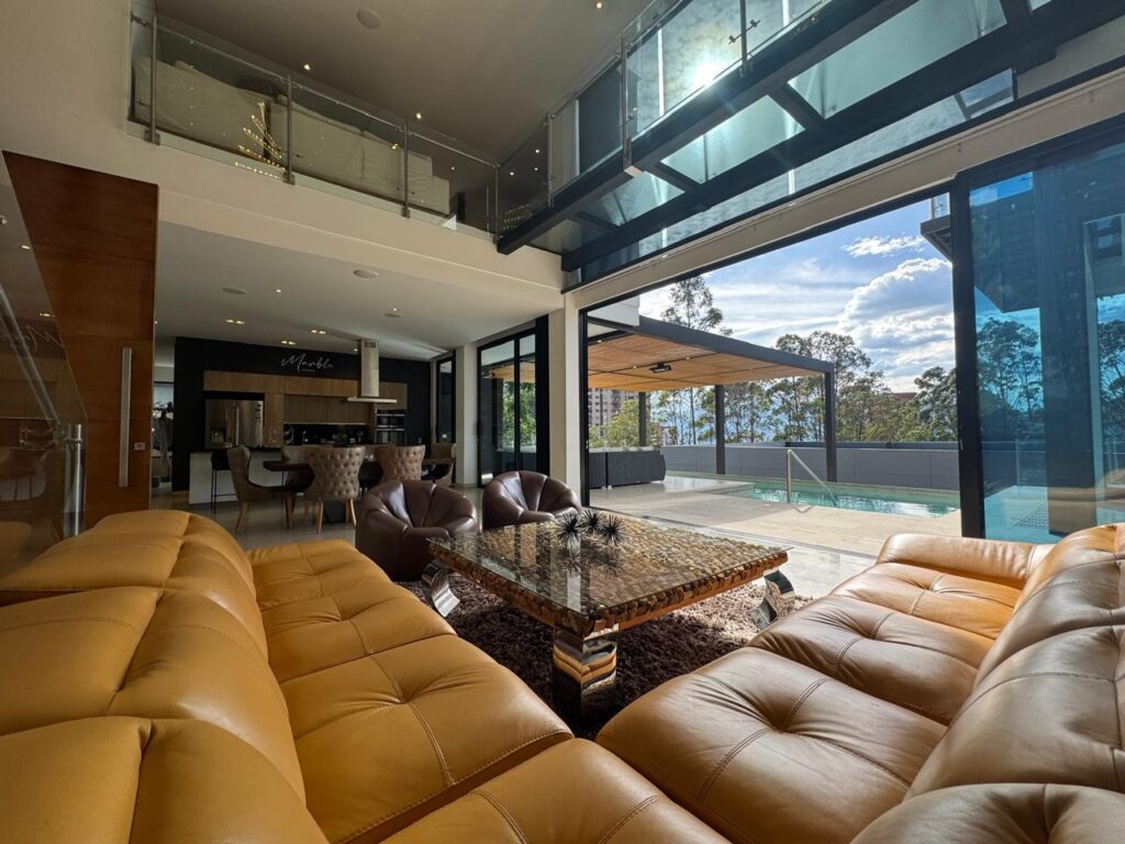Home for Sale, El Poblado, Medellin | Two-Level w/ Pool & Bar