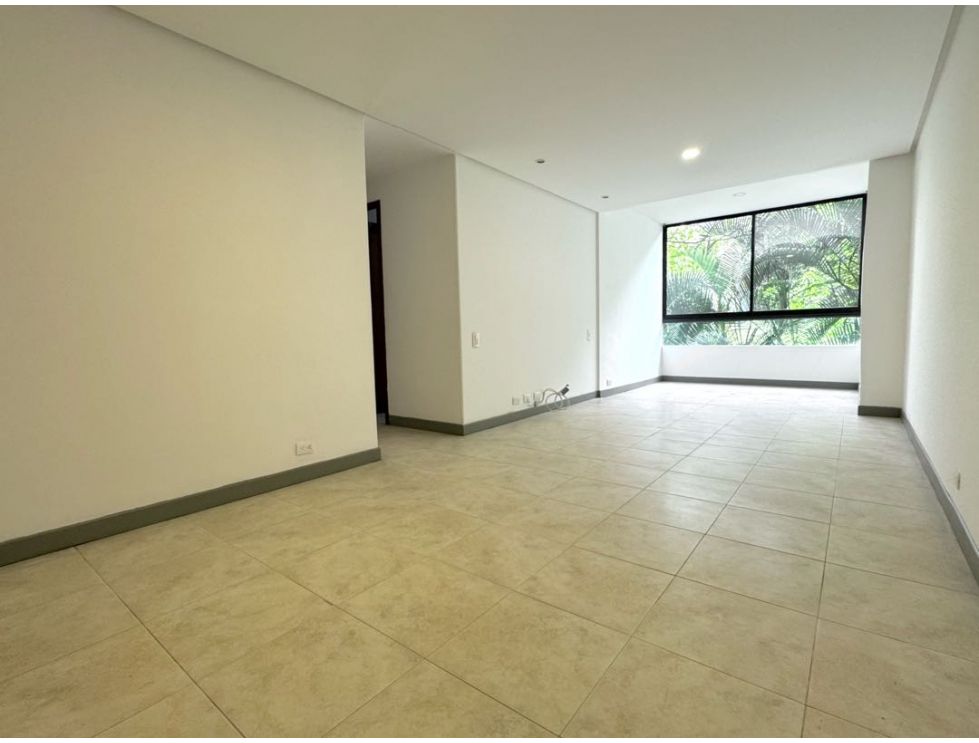 First Floor El Poblado 3BR Apartment Steps From El Tesoro Mall With Spacious Gym and Swimming Pool