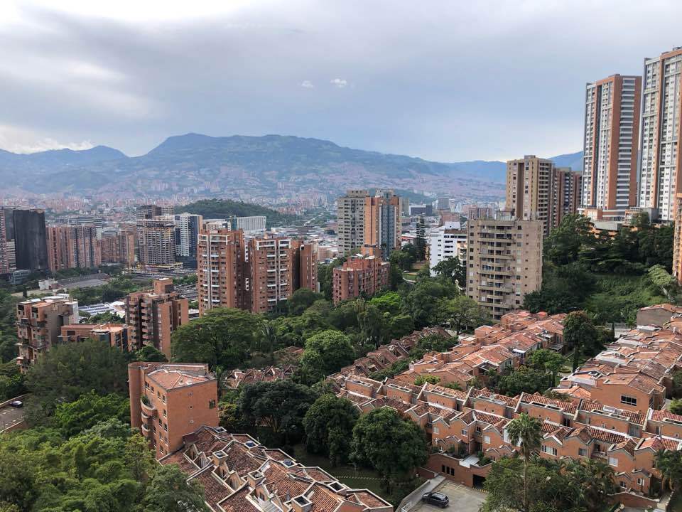 Three-Bedroom El Poblado Apartment with Beautiful Views in Castropol