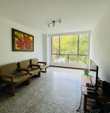 Spacious 3BR Apartment in (La Frontera) El Poblado – Low Cost Per M2
