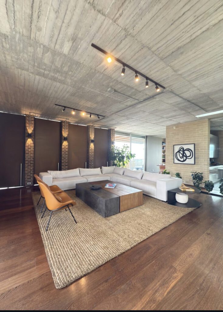 El Poblado Penthouse | Incredible Views & Design