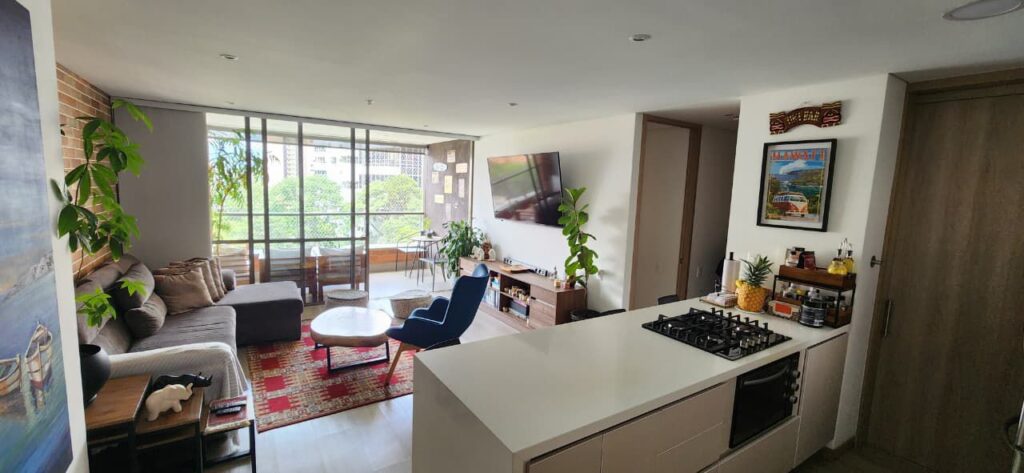 Low HOA & Walkable 2BR Apartment in the El Tesoro Sector of El Poblado
