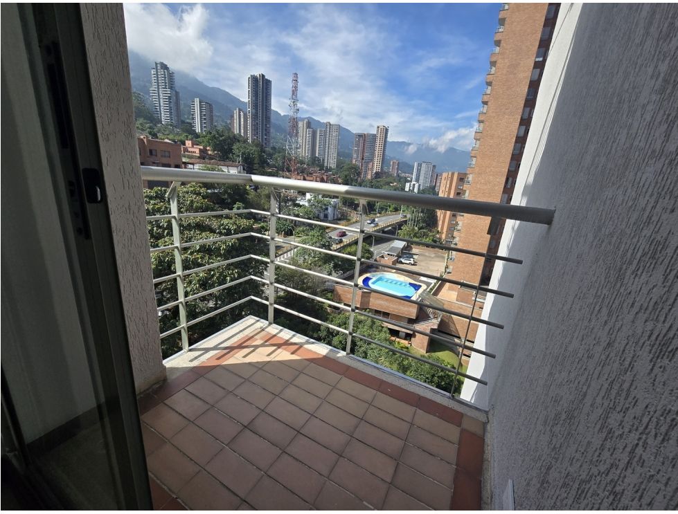 Near Penthouse 3BR Los Balsos (El Poblado) Apartment With Sky-High Views and Community Pool