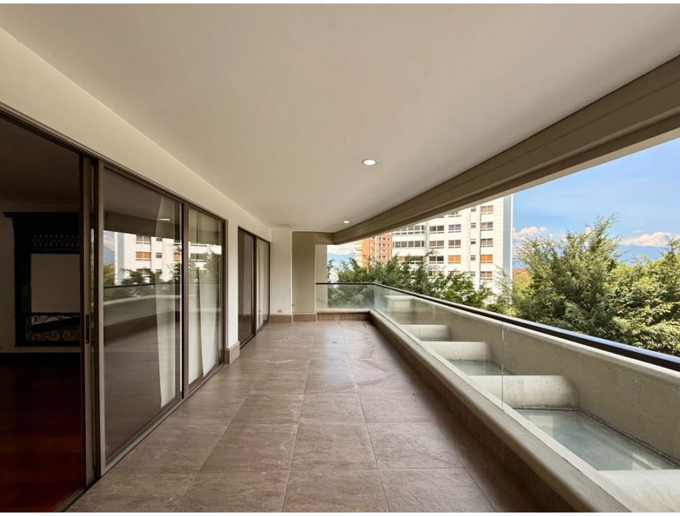 Huge 4BR In Los Balsos Sector of El Poblado – Remodel Potential and Great Views