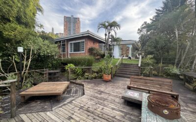 title El Poblado Comfort – Stunning Two-Level House With Deck Spaces, Incredible Views, and El Tesoro Location