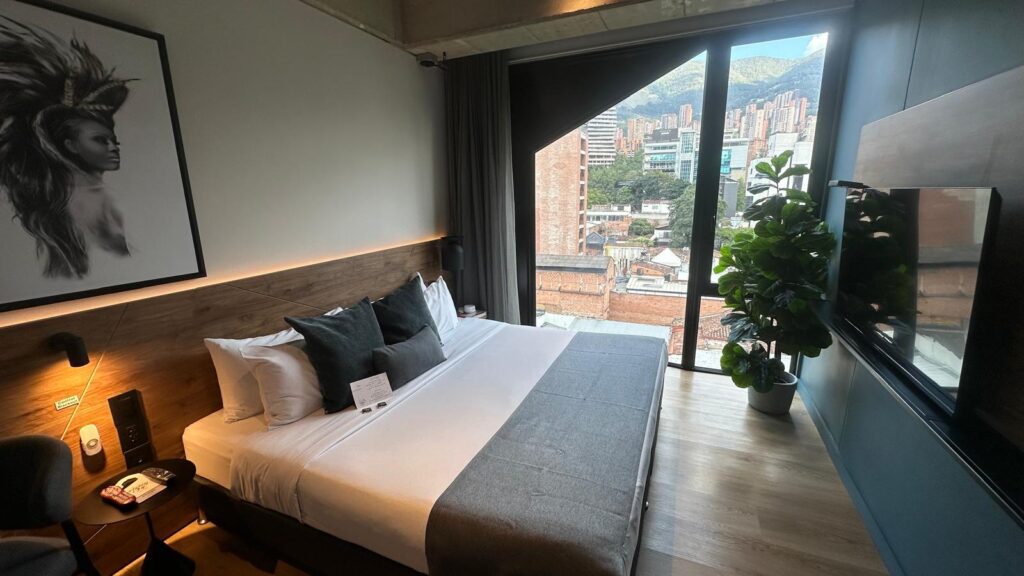 Daily Rental Suite In The Heart Of El Poblado Entertainment – Hand’s Off Investment With 15% Management Fee