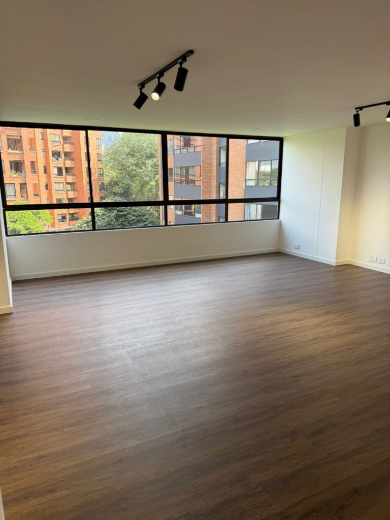 Remodeled 3BR El Poblado Apartment With Peaceful Green Views and Walkable To Provenza