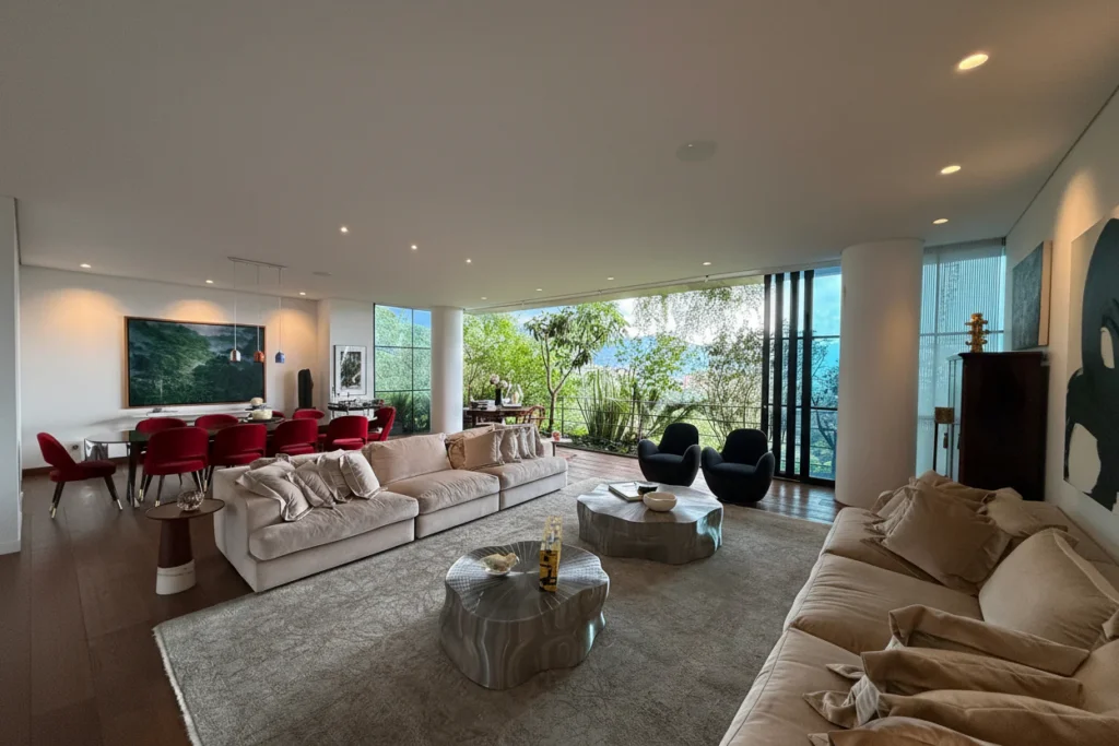 3,627 Square Foot Luxury Apartment In San Lucas, El Poblado
