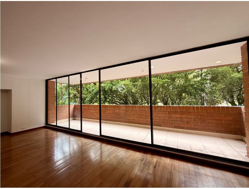 3BR El Poblado Apartment With Spacious Balcony and Hardwood Flooring Throughout