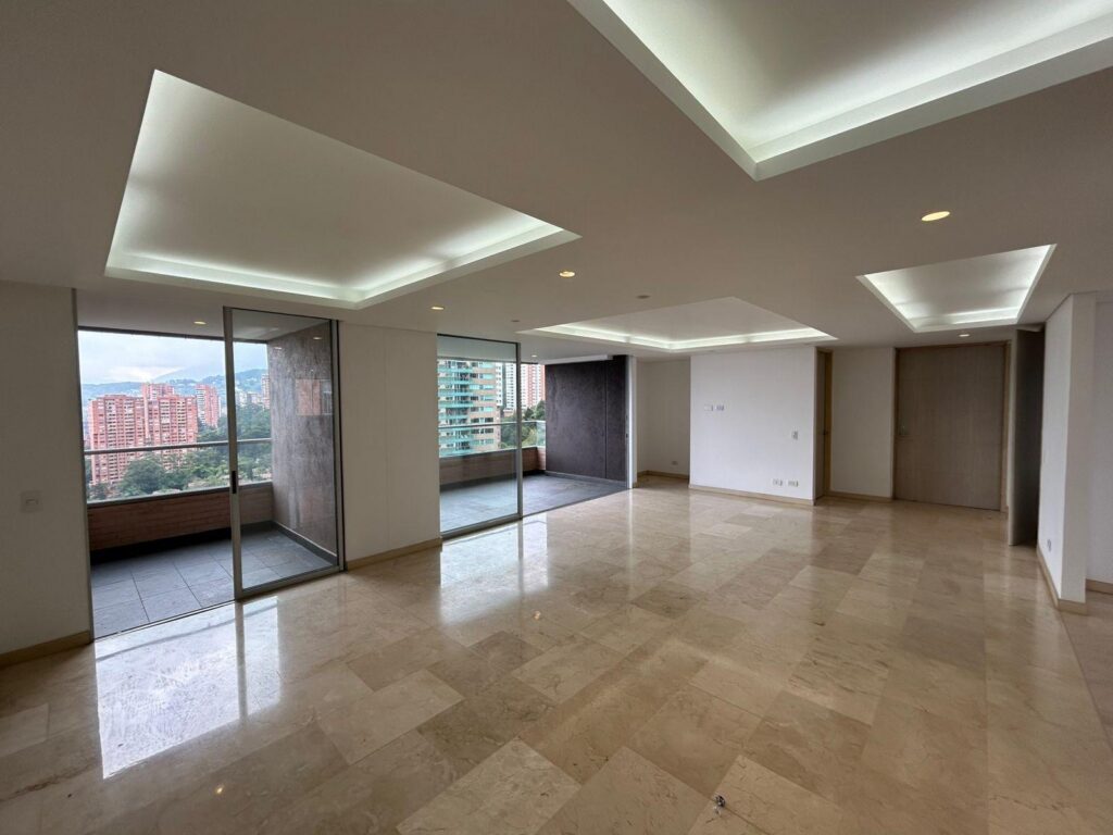 Remodeled 3BR Apartment With Modern Lighting And Panoramic Views Near El Tesoro