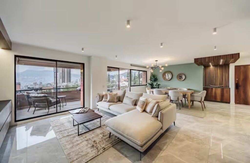 Remodeled, Open Concept Apartment in the El Tesoro Sector of El Poblado