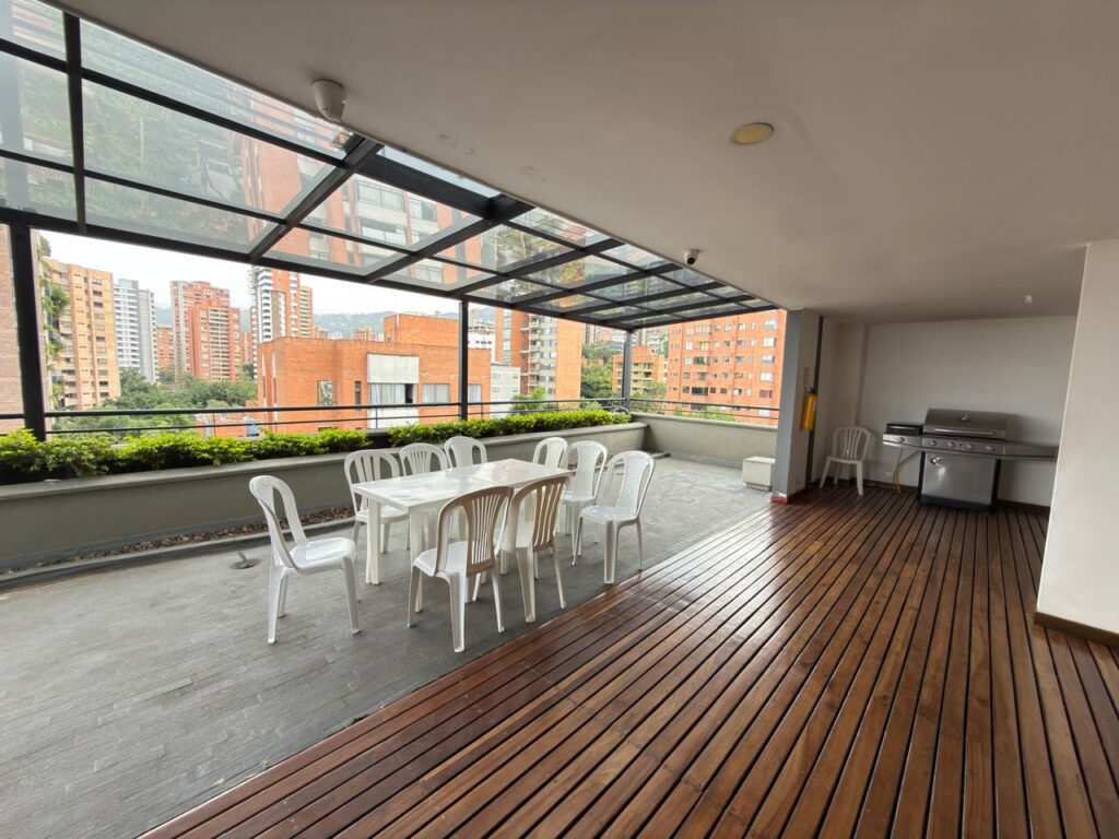 Two Bedroom Alejandria Apartment With Private Terrace – Walkable To The Golden Mile