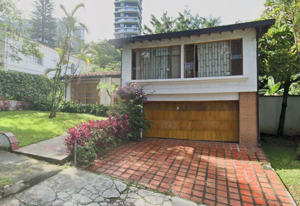 Prime Location! Stand-Alone Home In The Heart Of El Poblado -Opportunity Investment