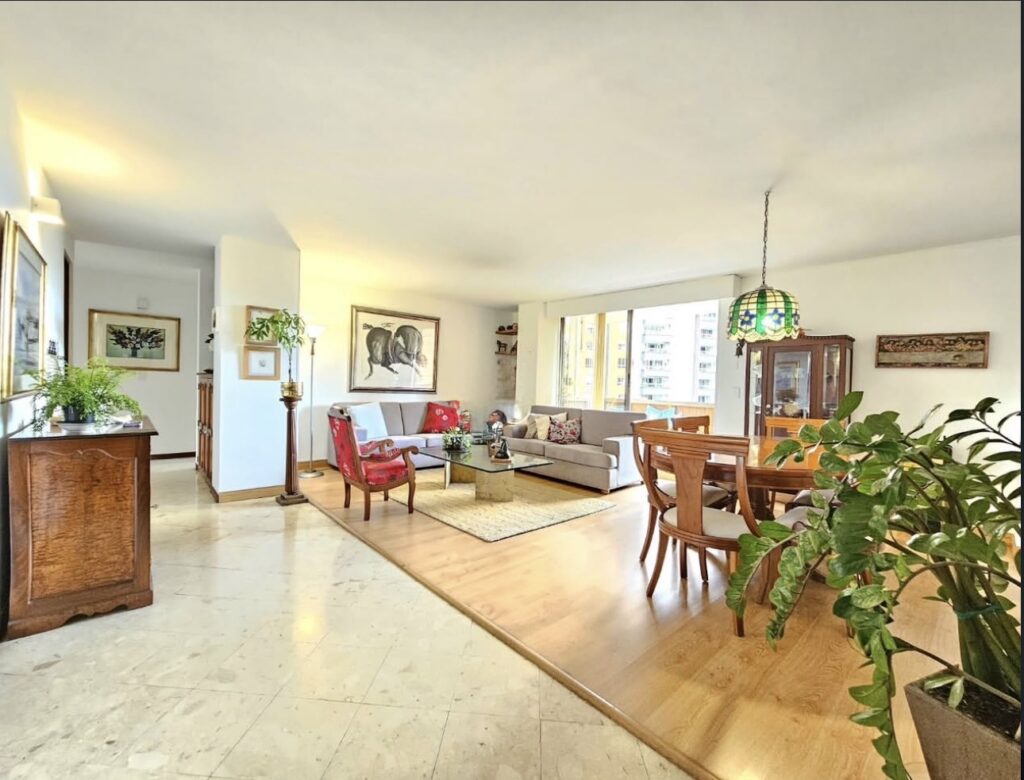 Low Cost, High-Floor 3BR El Poblado Apartment