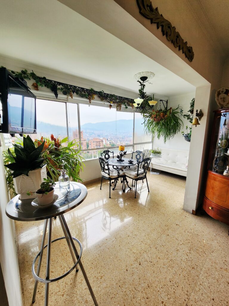 3BR Campestre (El Poblado) Apartment With Green Views – Apt For An Upgrade