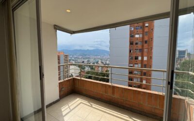 High-Floor Provenza Apartment – Perfect To Remodel