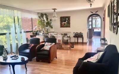 High-Floor El Poblado Property for Renovation