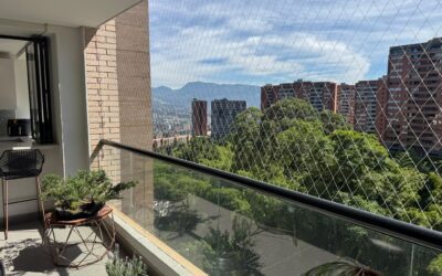 Modern High-Floor Residence in Loma de las Brujas, Envigado