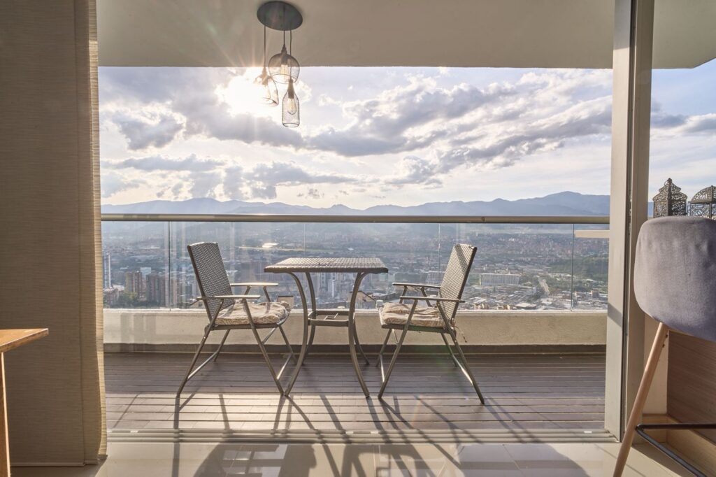 High-Floor Residence with Panoramic Views in El Poblado