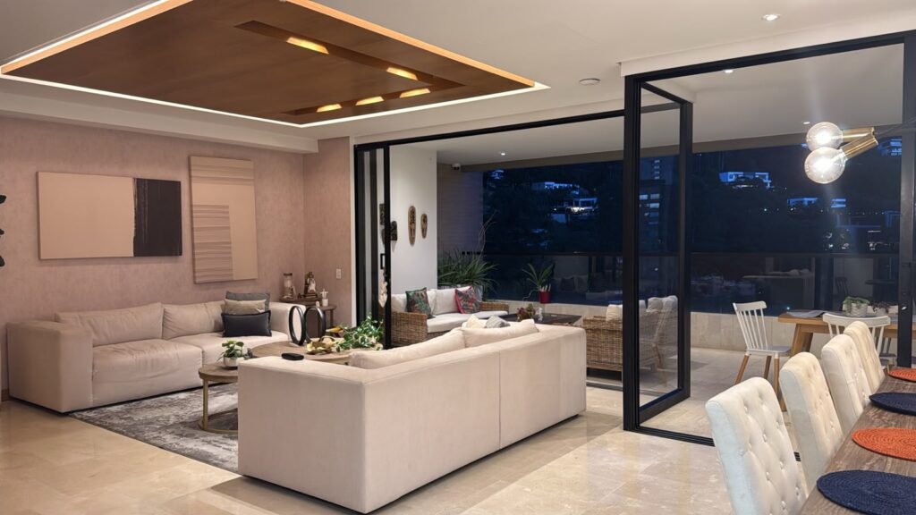 Modern Luxury Apartment Near El Tesoro In El Poblado