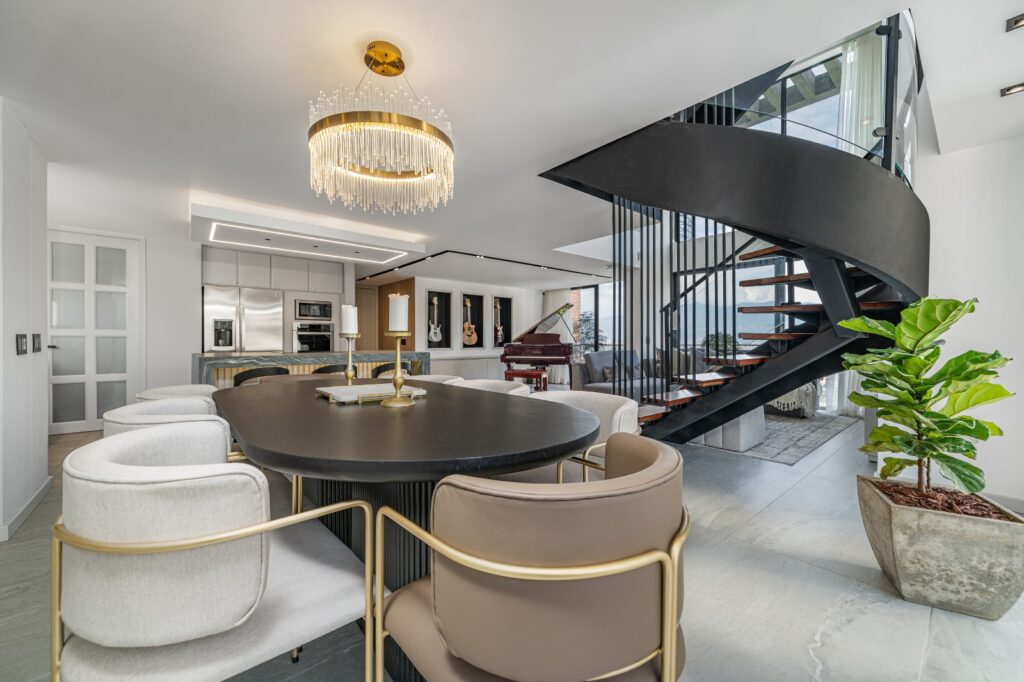 Renovated Three-Level Penthouse in Balsos, El Poblado